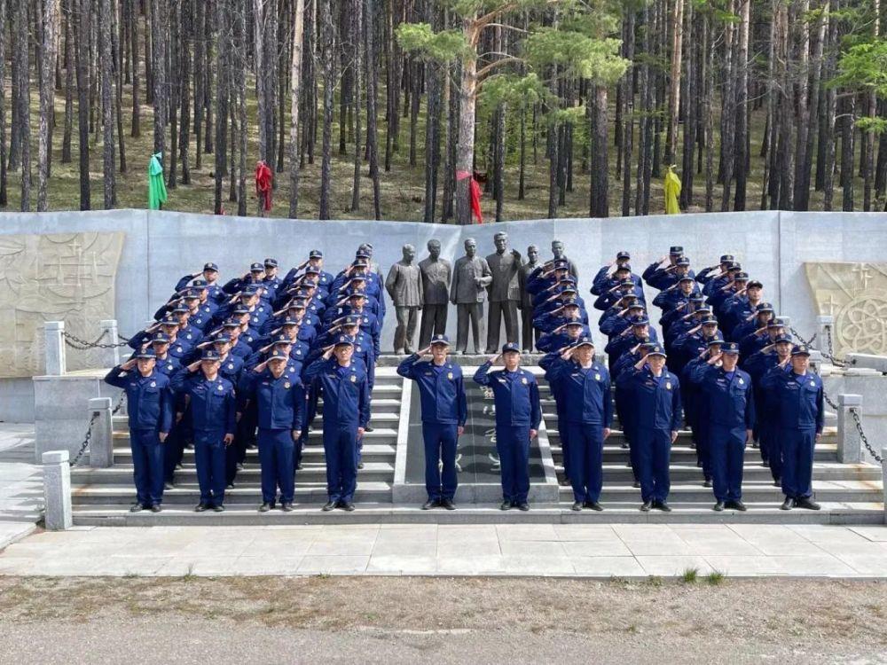 普京求连任，北约9万大军对抗俄军！俄媒：核武反击北约